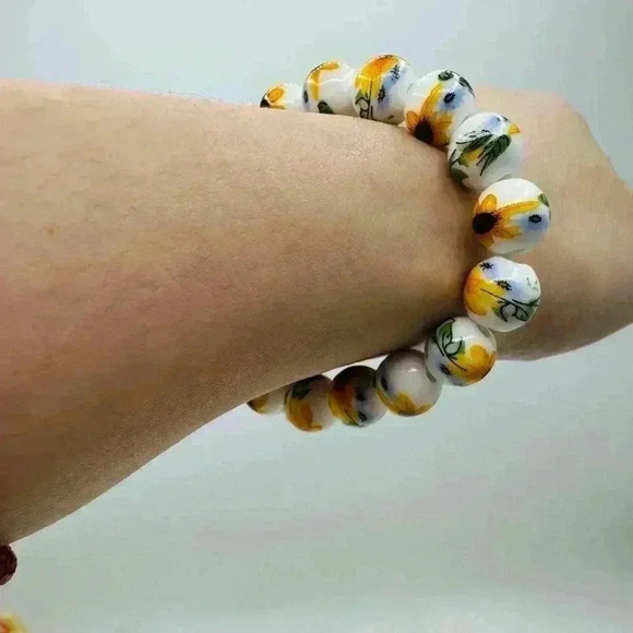 Chinese-Style Ceramic Sunflower Beaded Bracelet - Picture 4 of 5